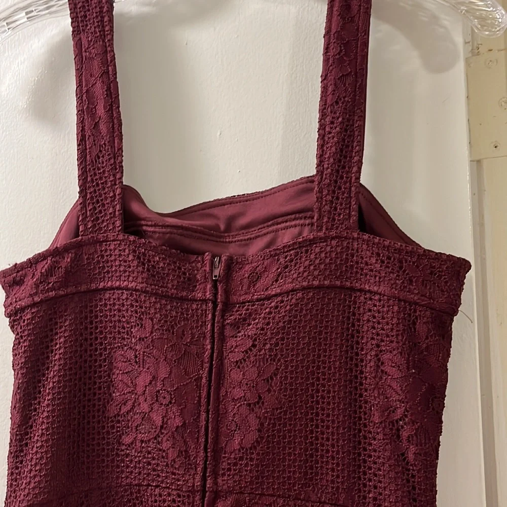 Floral Lace Dress. - Picture 6 of 10